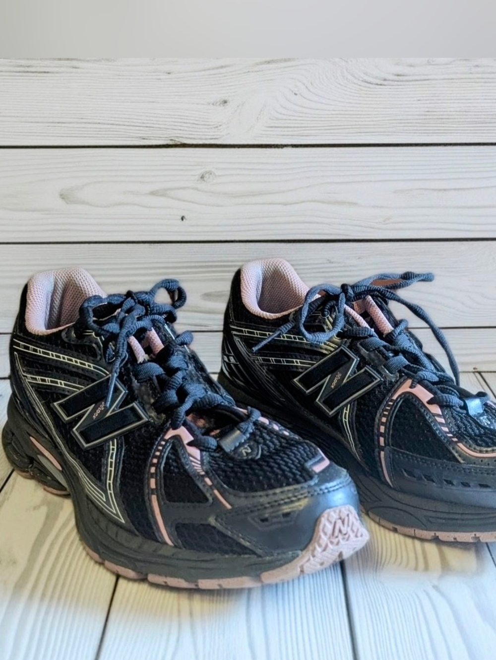 New Balance Eclipse/Pink Taffy Running Shoes (Men's 10, Women's 11.5) - Picture 2 of 12